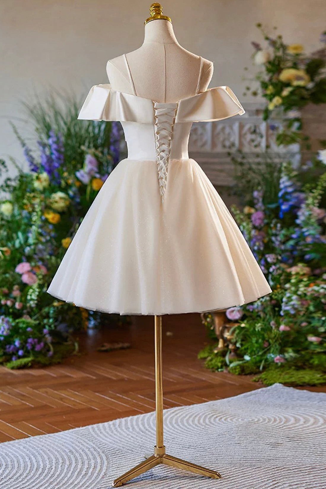 Champagne Spaghetti Strap Tulle Knee Length Prom Dress