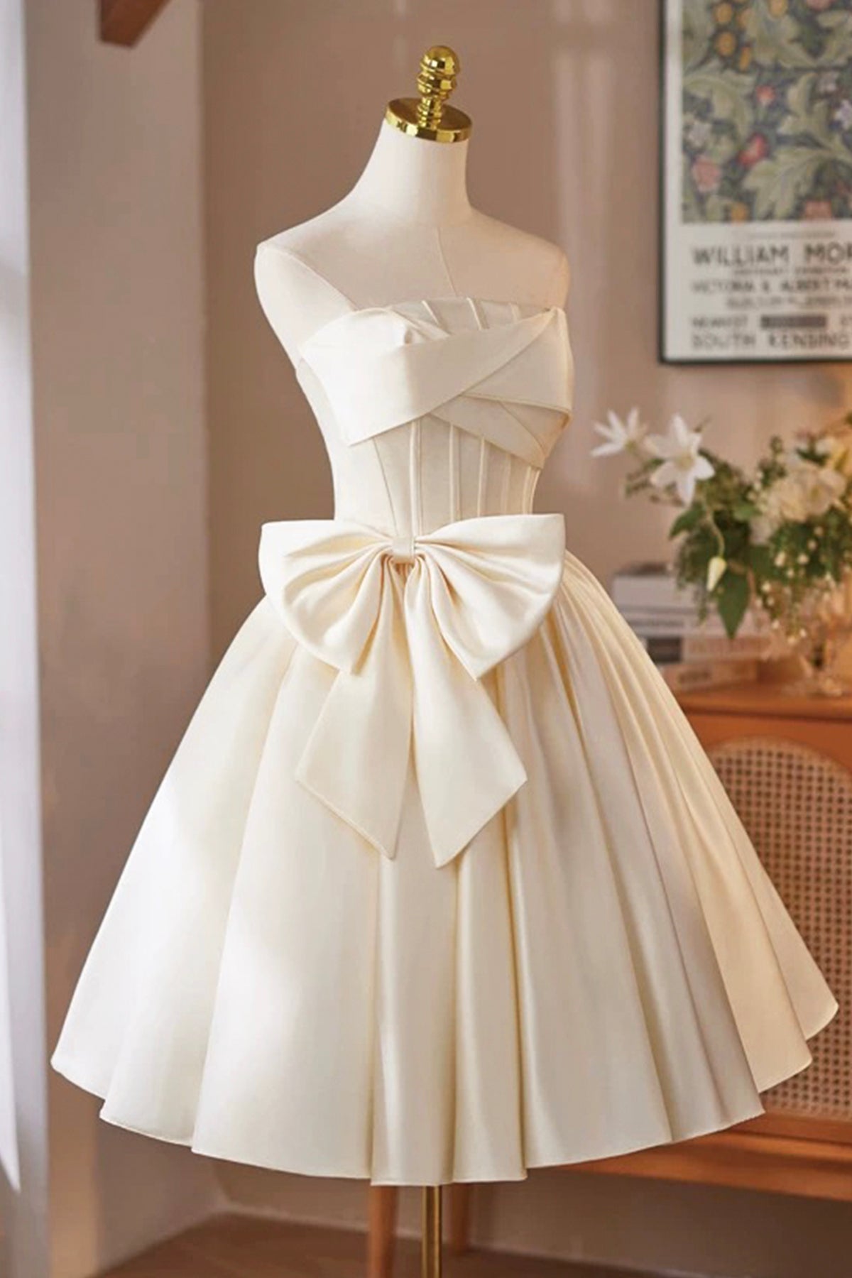 Lovely Satin Short Prom Dress, Champagne A-Line Strapless Evening Party Dress