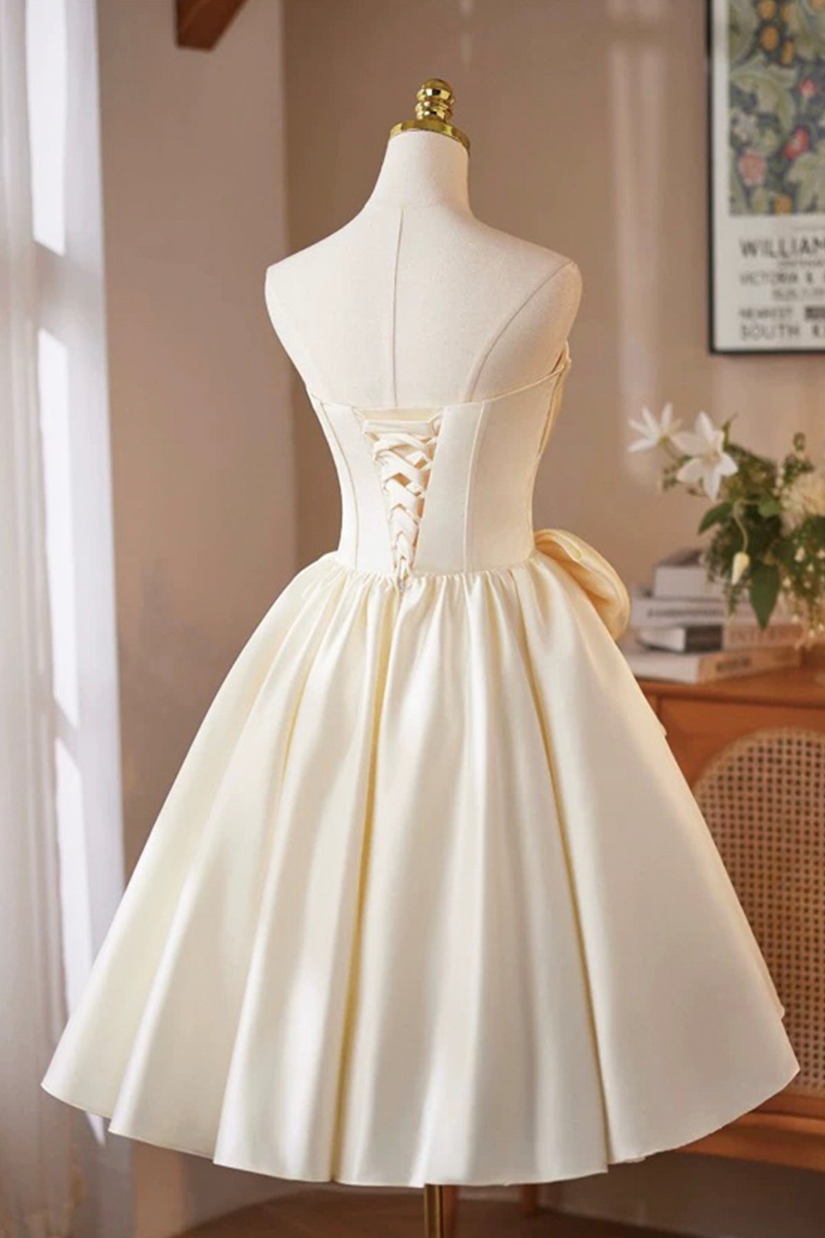 Lovely Satin Short Prom Dress, Champagne A-Line Strapless Evening Party Dress