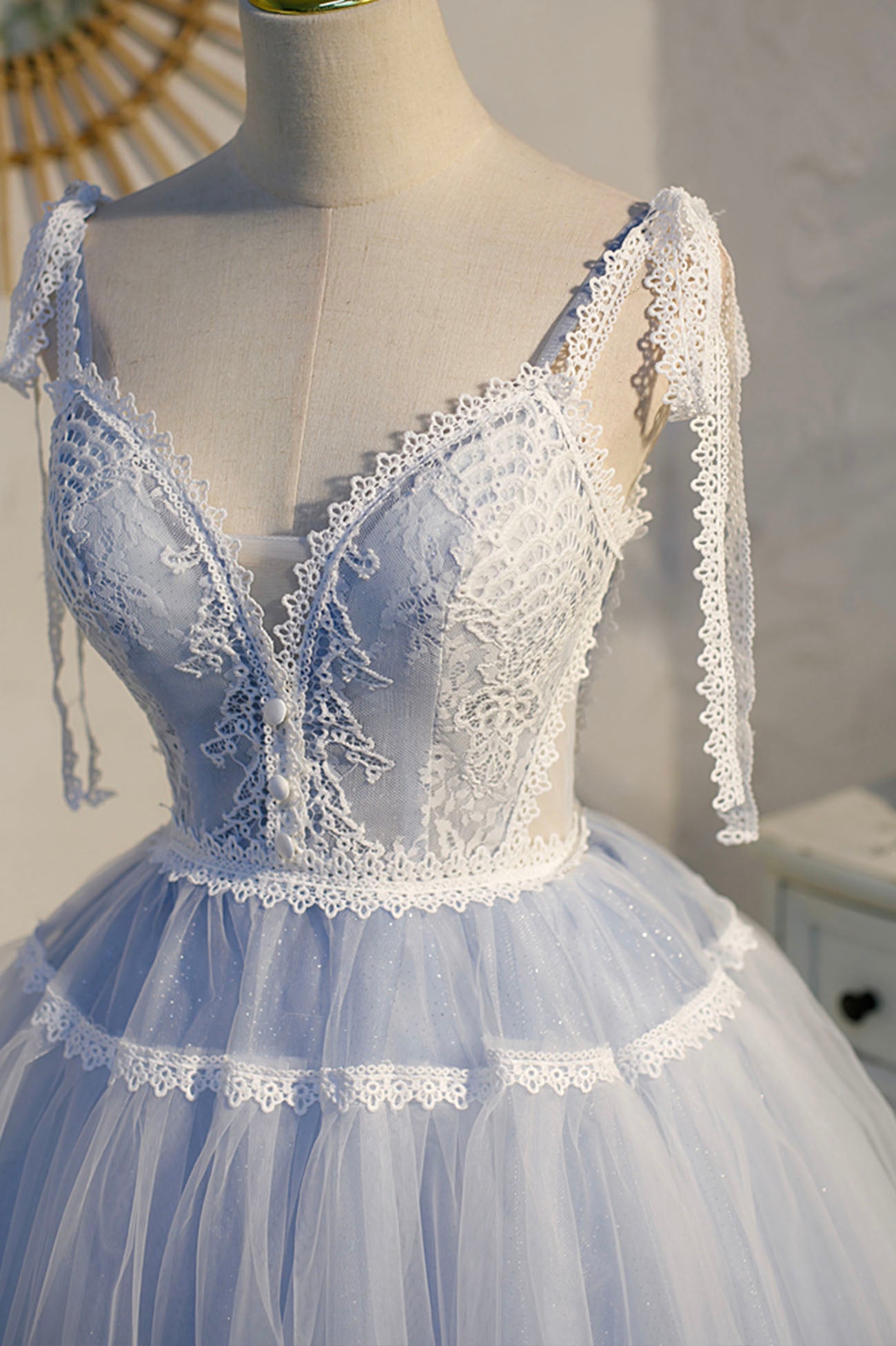 Cute Spaghetti Strap V-Neck Lace Knee Length Party Dress