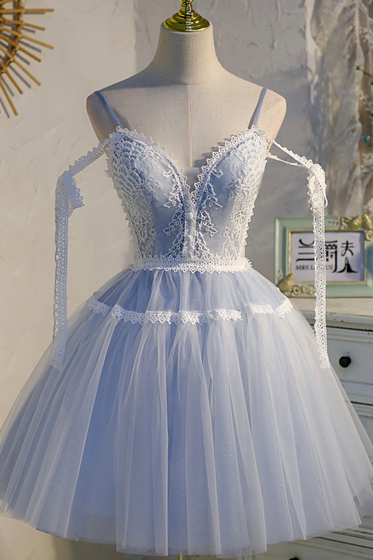 Cute Spaghetti Strap V-Neck Lace Knee Length Party Dress