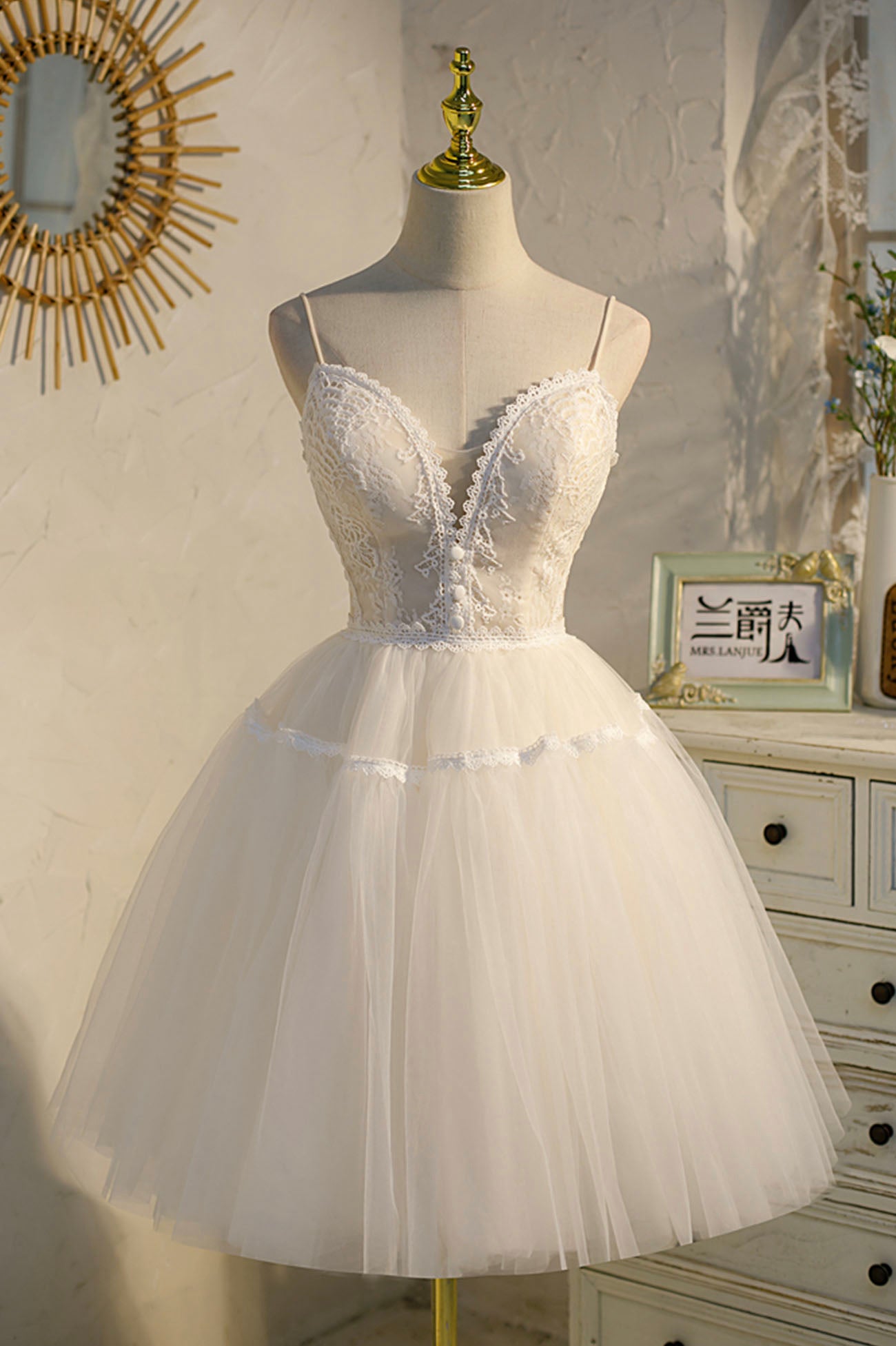 Cute Spaghetti Strap V-Neck Lace Knee Length Party Dress