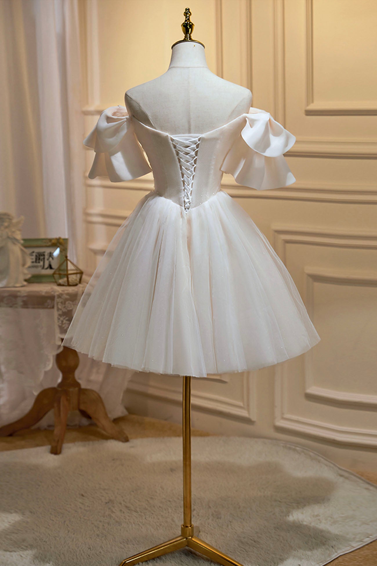 Champagne Spaghetti Strap Tulle Lace Short Prom Dress