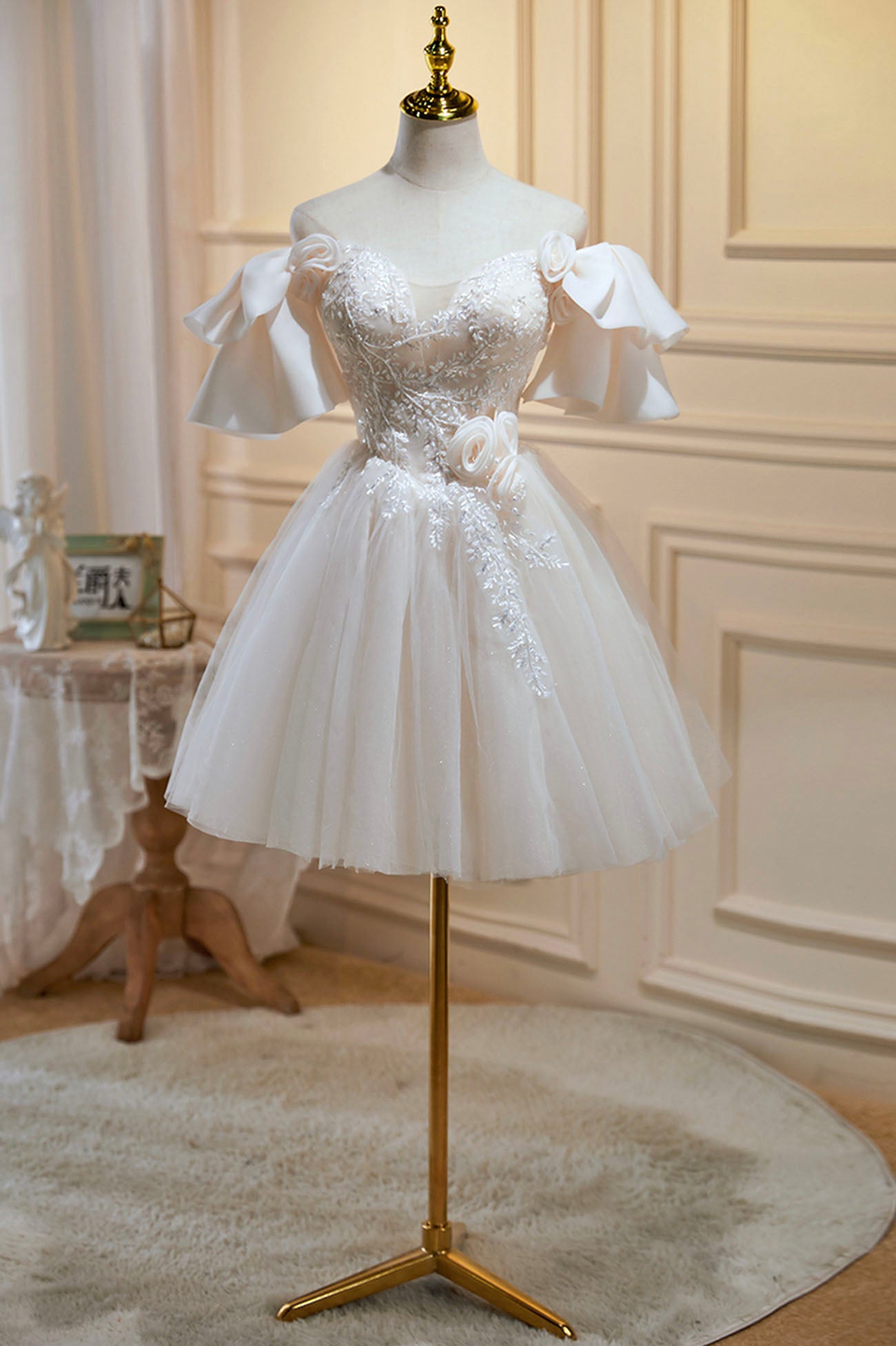 Champagne Spaghetti Strap Tulle Lace Short Prom Dress