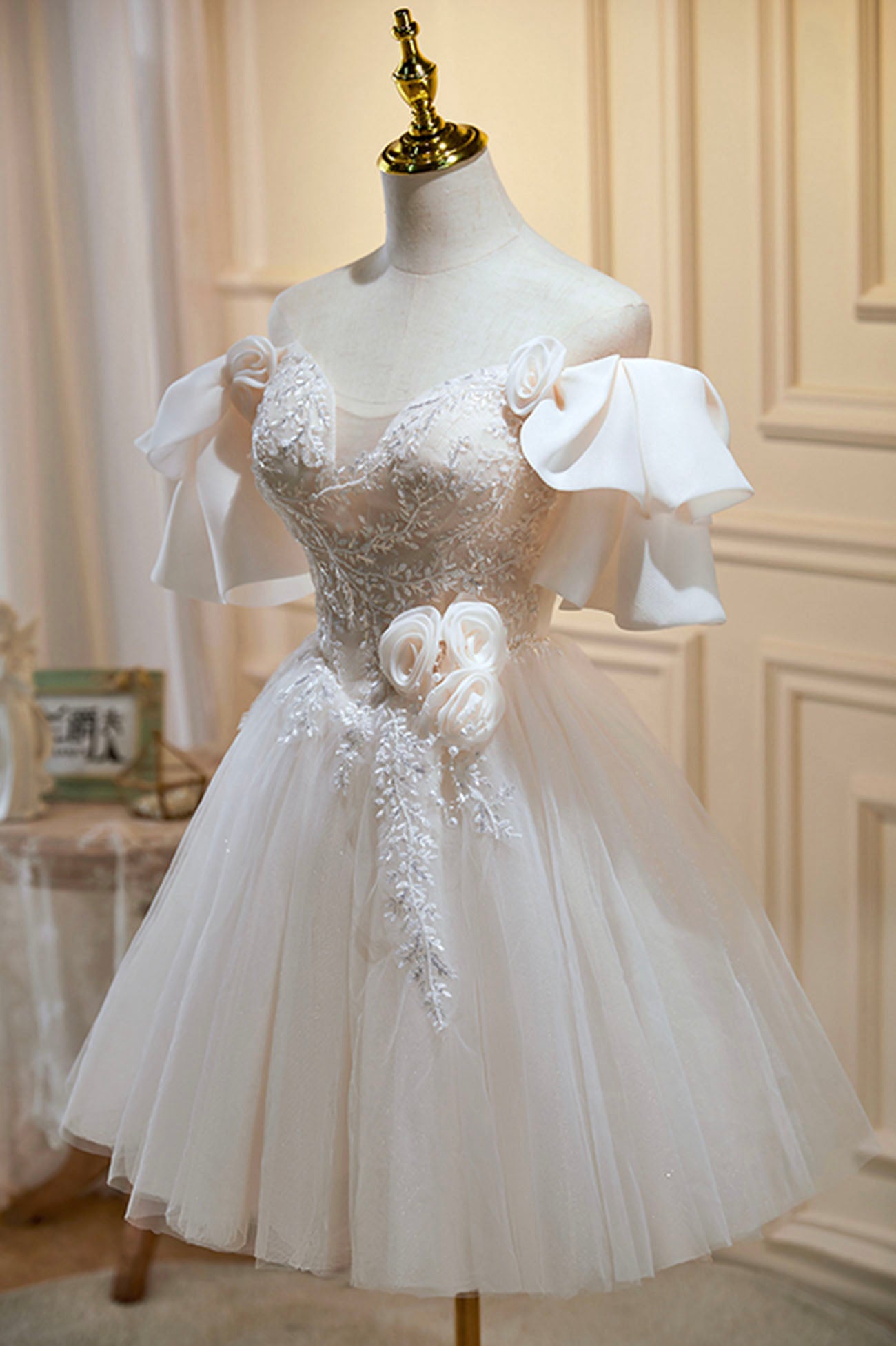 Champagne Spaghetti Strap Tulle Lace Short Prom Dress