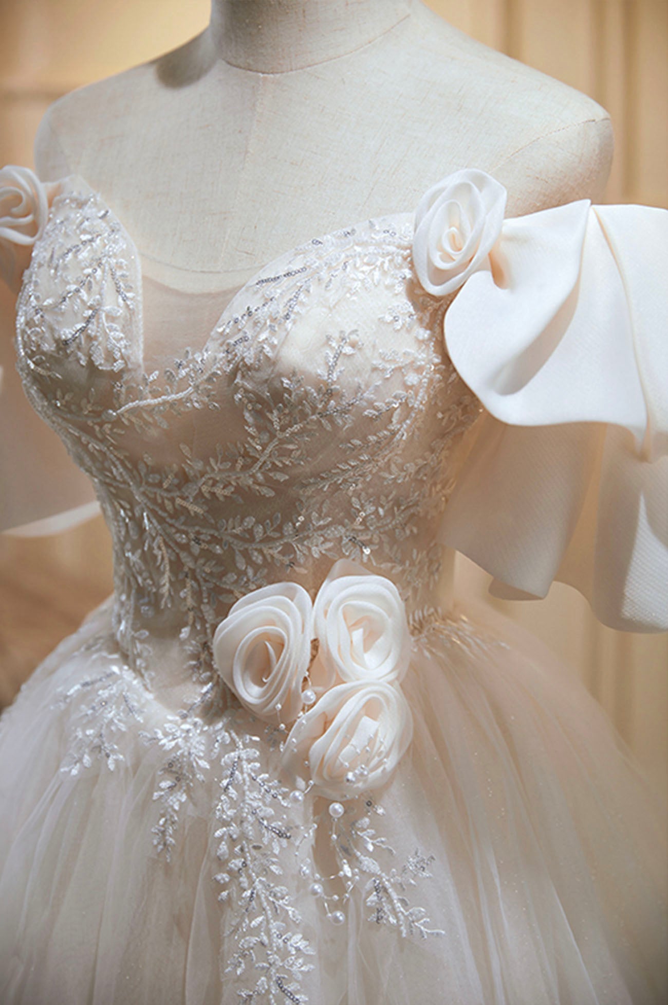 Champagne Spaghetti Strap Tulle Lace Short Prom Dress