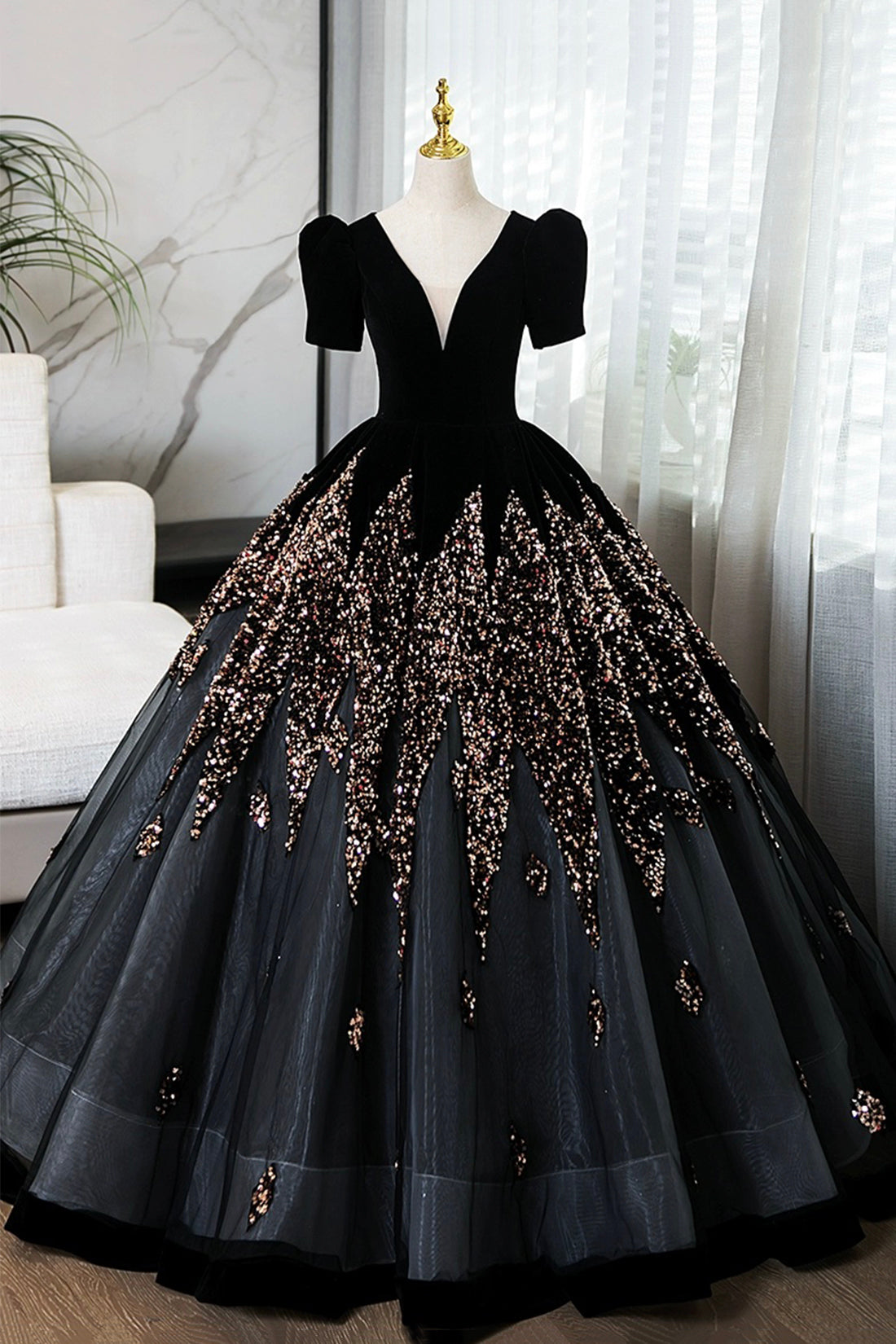 Black V-Neck Velvet and Sequins Long Prom Dress, A-Line Short Sleeve Evening Party Dress