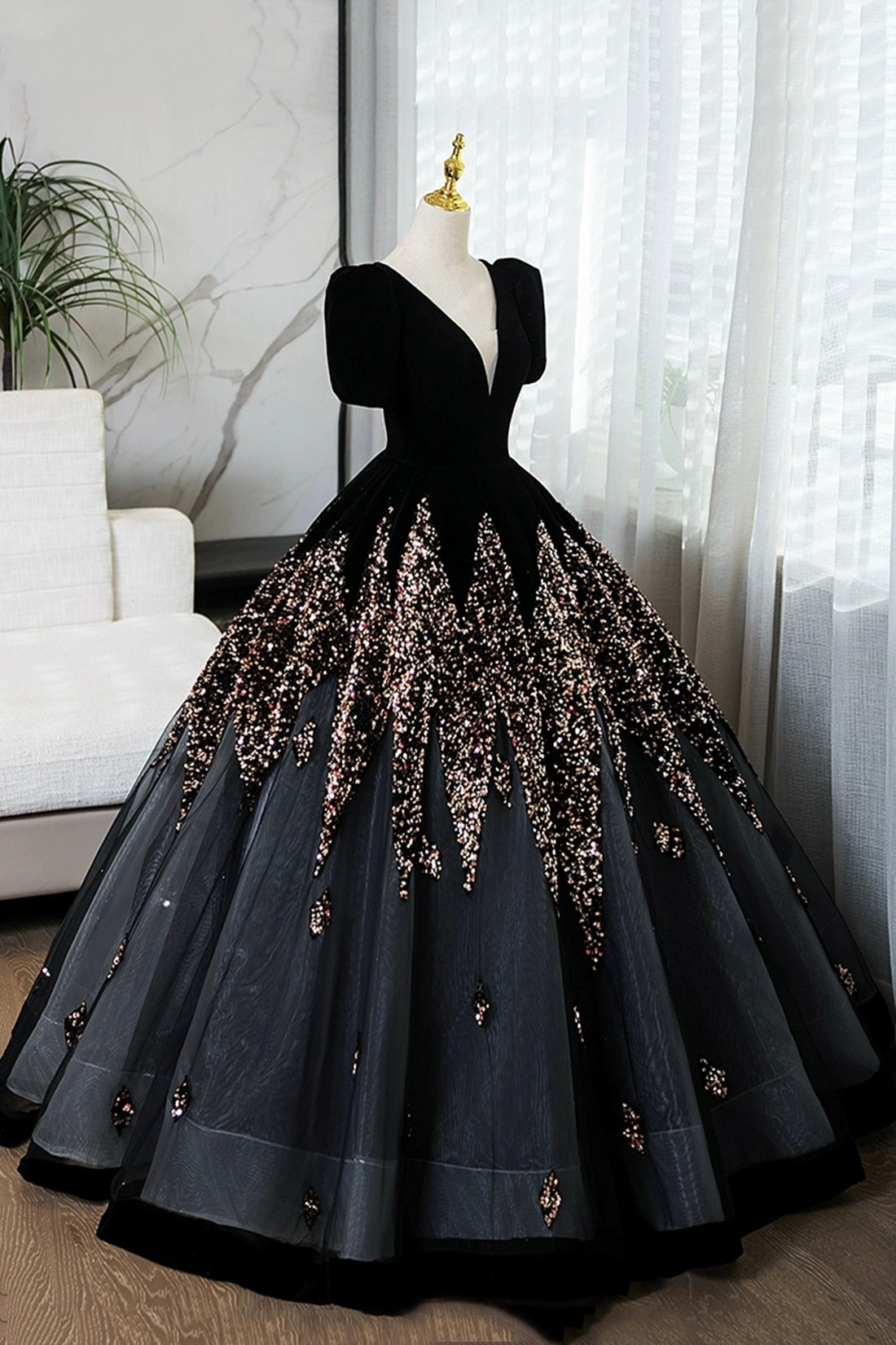 Black V-Neck Velvet and Sequins Long Prom Dress, A-Line Short Sleeve Evening Party Dress