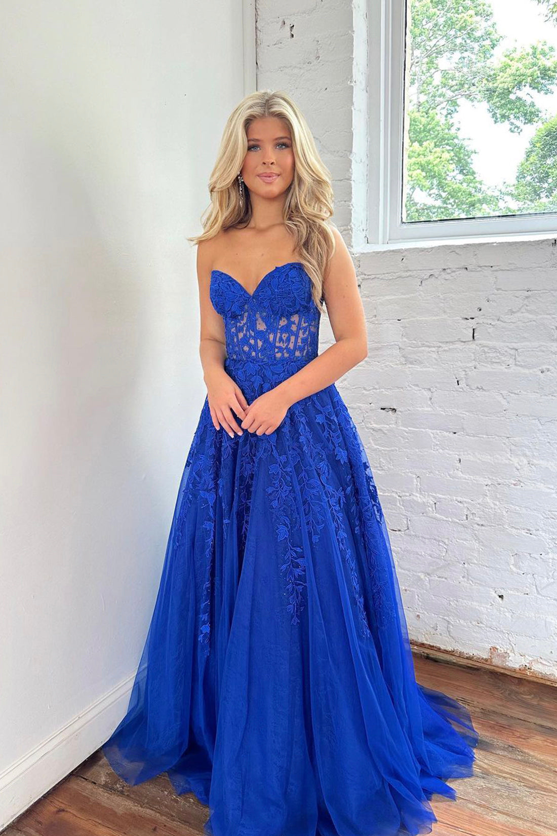Cute A Line Sweetheart Royal Blue Tulle Long Prom Dresses with Lace