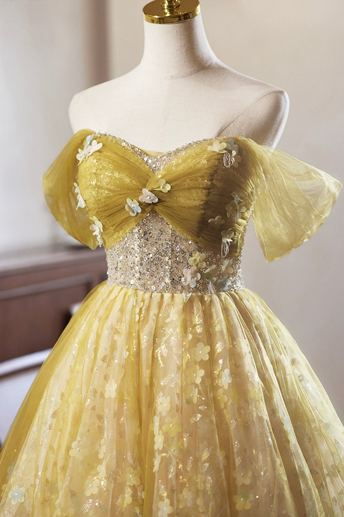 A-Line Floral Tulle Short Prom Dress, Yellow Off the Shoulder Evening Party Dress