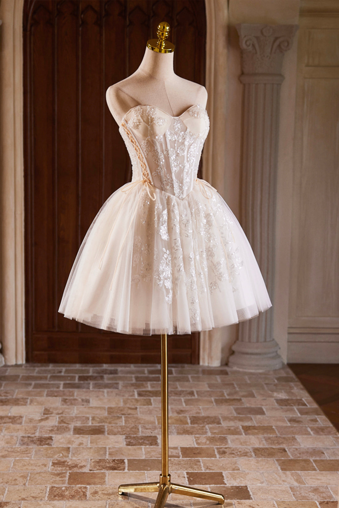 Light Champagne Strapless Tulle Beaded Short Prom Dress, A-Line Sweetheart Neck Party Dress