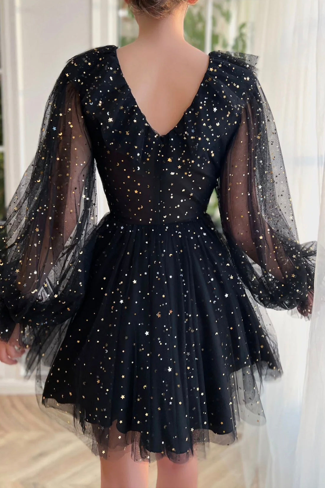 Black V-Neck Tulle Short Prom Dress, Cute Long Sleeve Homecoming Party Dress