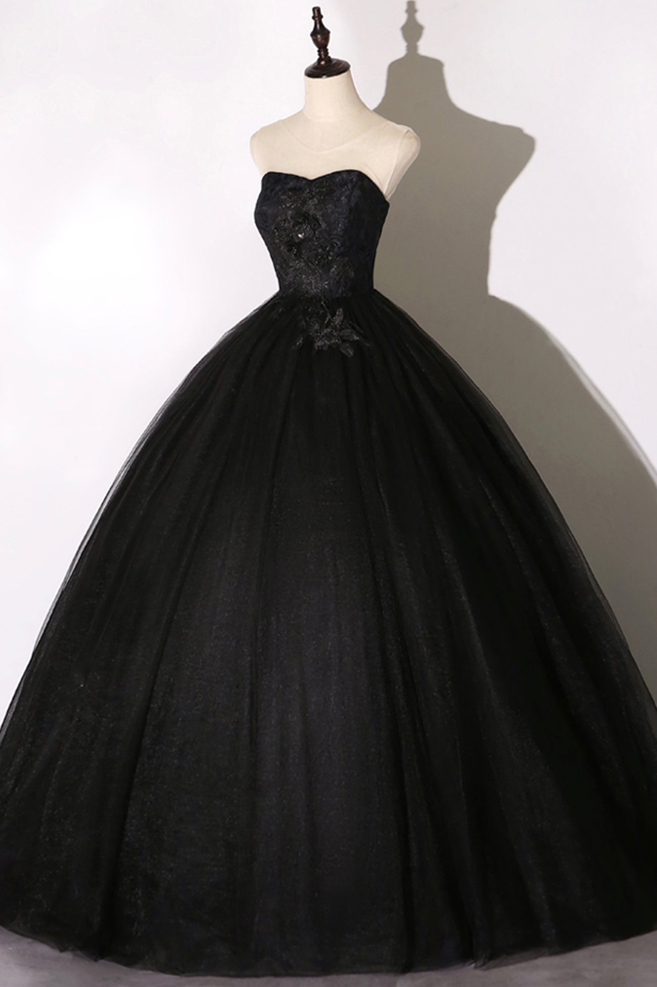 Black Scoop Neckline Tulle Lace Long Formal Evening Dress